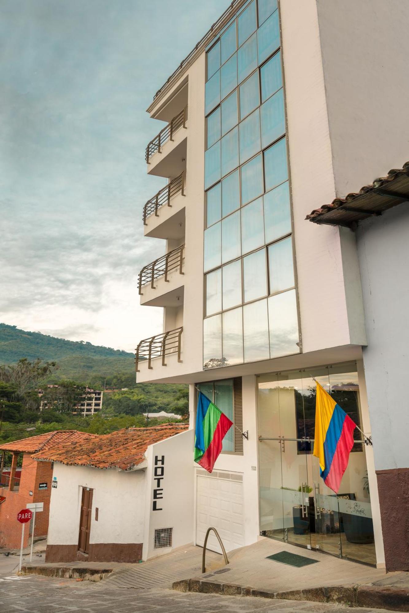 Hotel Puerto Bahia San Gil Exterior photo